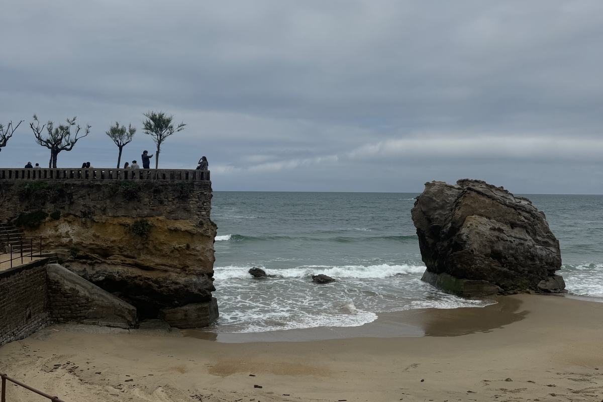 Plage et rocher de Biarritz, destination longue distance au départ de Bordeaux en VTC